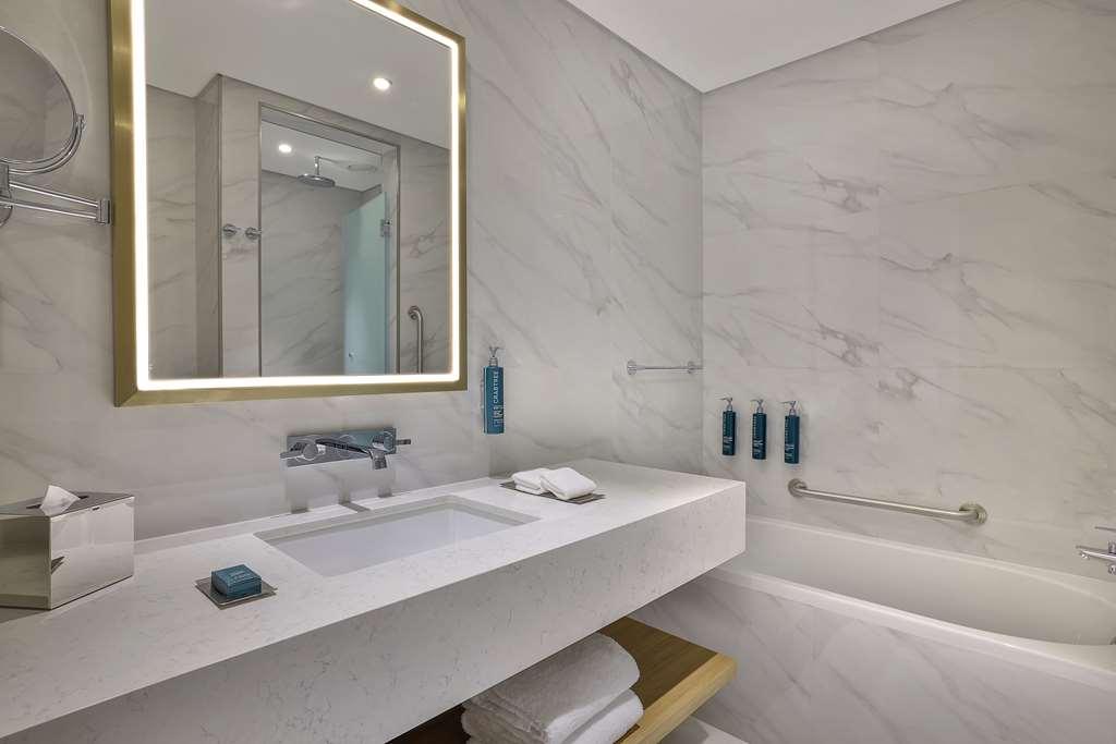 Hilton Garden Inn Dubai Business Bay Rom bilde