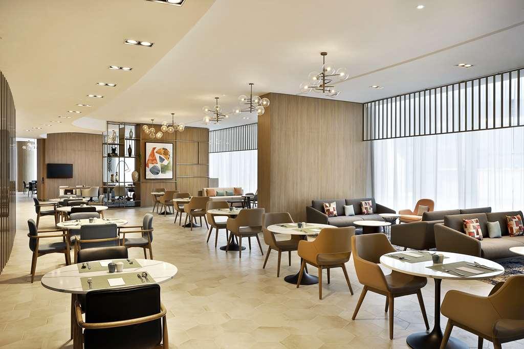 Hilton Garden Inn Dubai Business Bay Restaurant bilde