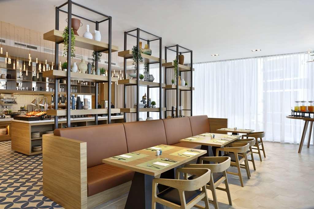 Hilton Garden Inn Dubai Business Bay Restaurant bilde
